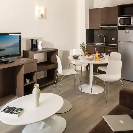 Les Loges Du Park Apart Otel