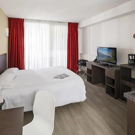 Les Loges Du Park - Hoteliere エクスレバン