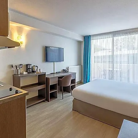Les Loges Du Park - Hoteliere 3* エクスレバン