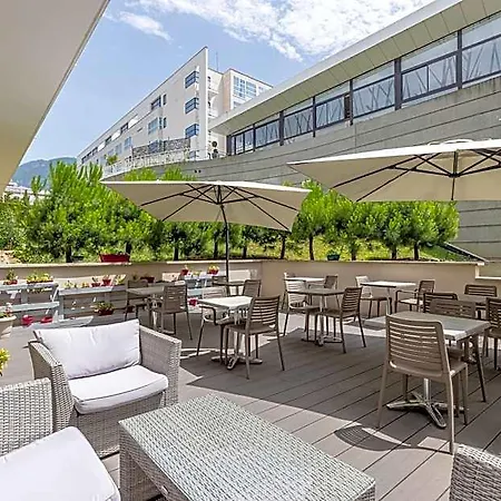 Les Loges Du Park - Hoteliere Ξενοδοχείο με διαμερίσματα 3*