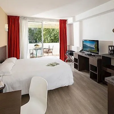 Апарт-отель Les Loges Du Park - Hoteliere 3*