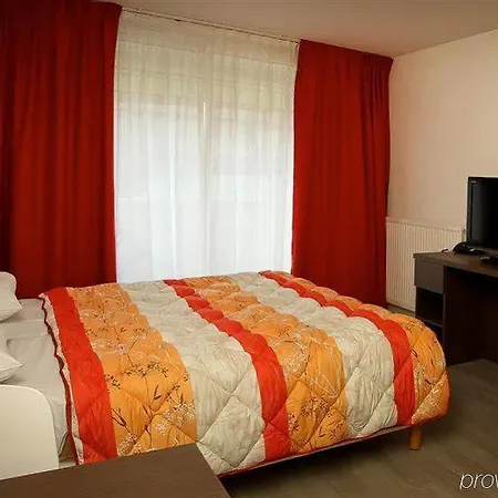 Апарт-отель Les Loges Du Park - Hoteliere