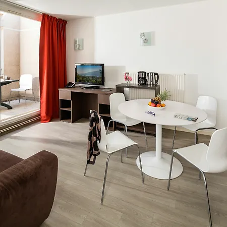 מלון דירות Les Loges Du Park - Hoteliere 3*